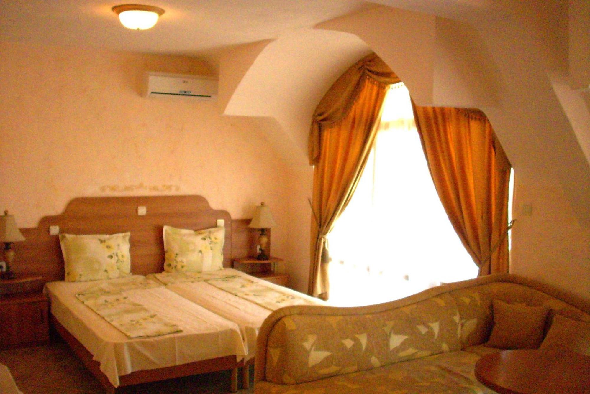 Family Hotel Tropicana Равда Номер фото