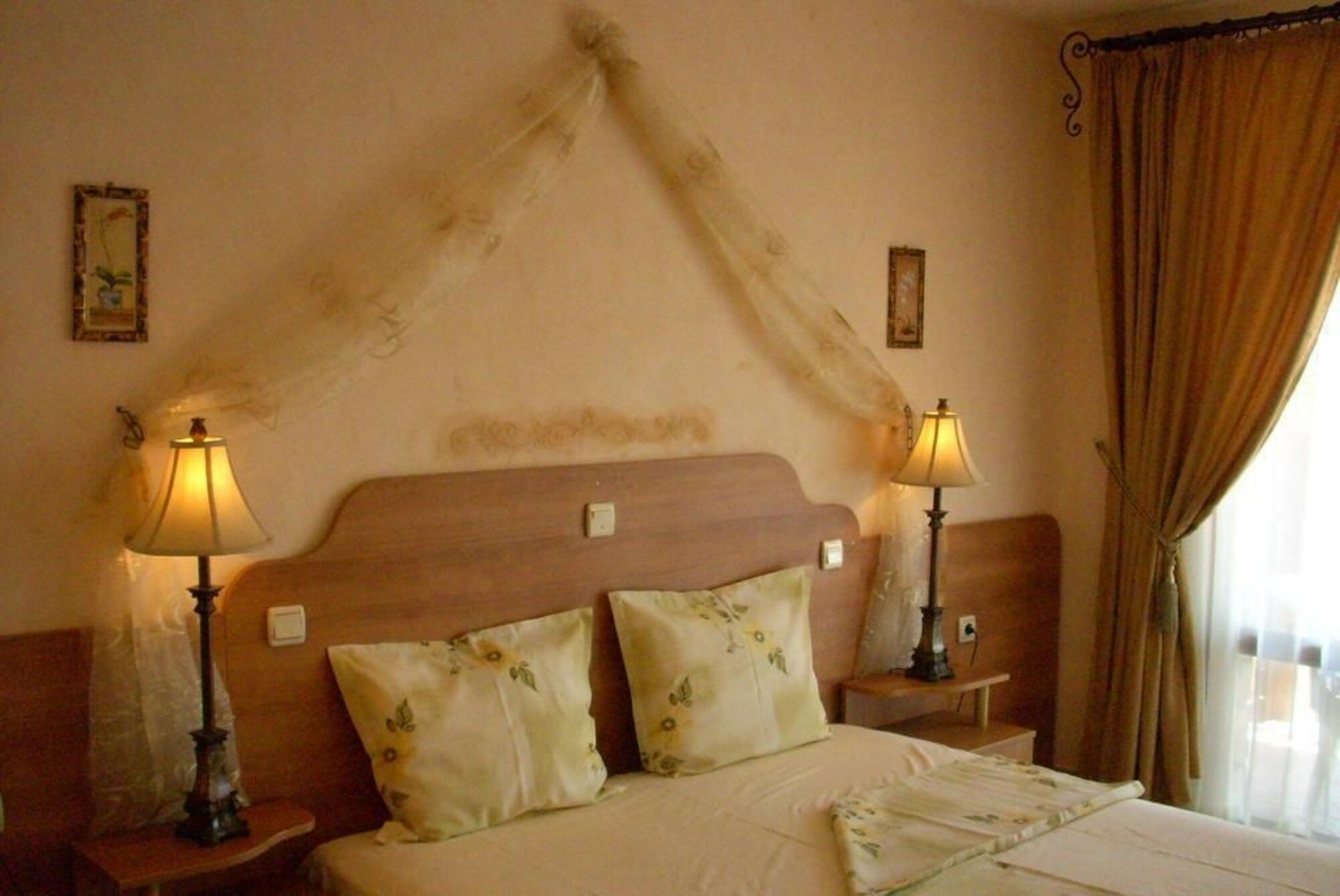 Family Hotel Tropicana Равда Экстерьер фото