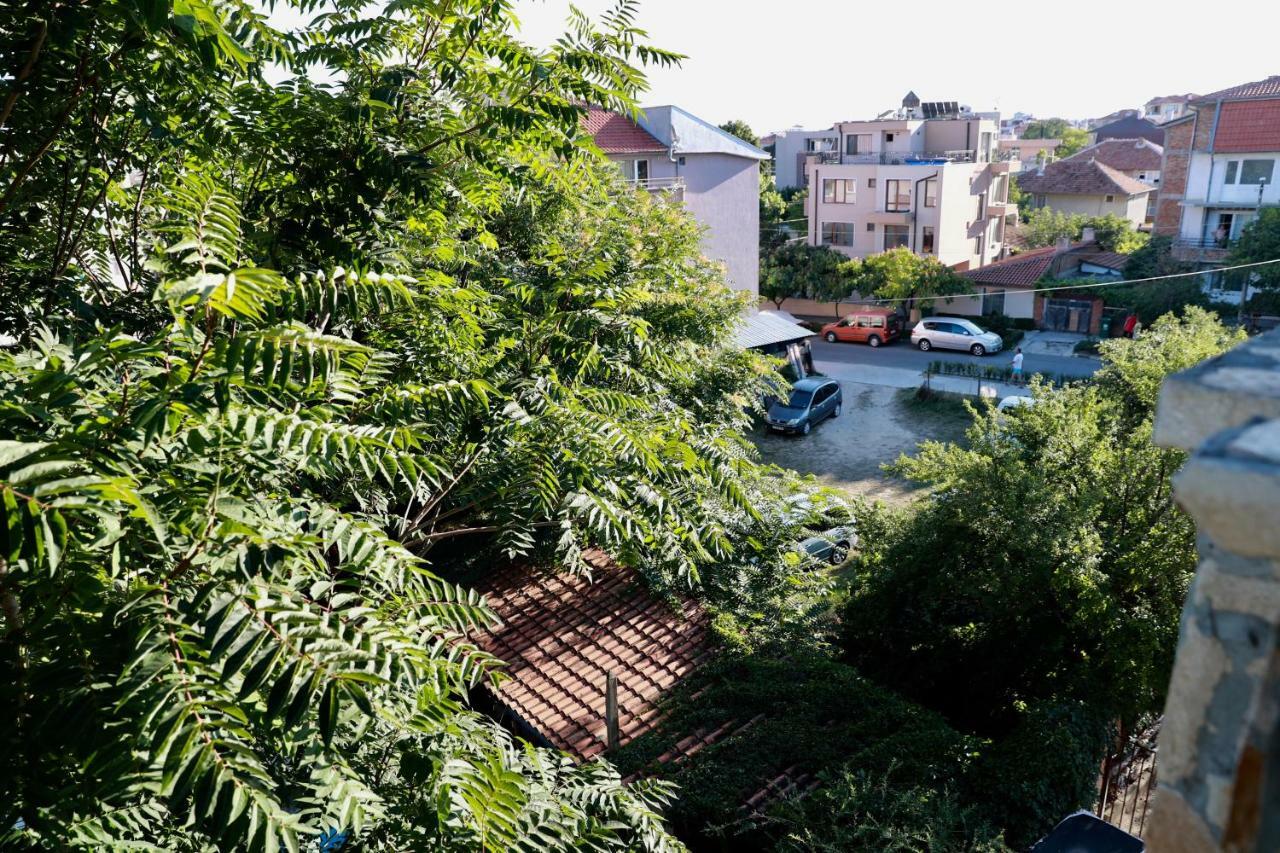 Family Hotel Tropicana Равда Экстерьер фото